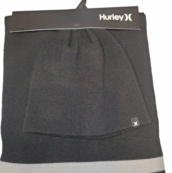 Hurley New York Beanie Scarf Set - Picture 3 of 4